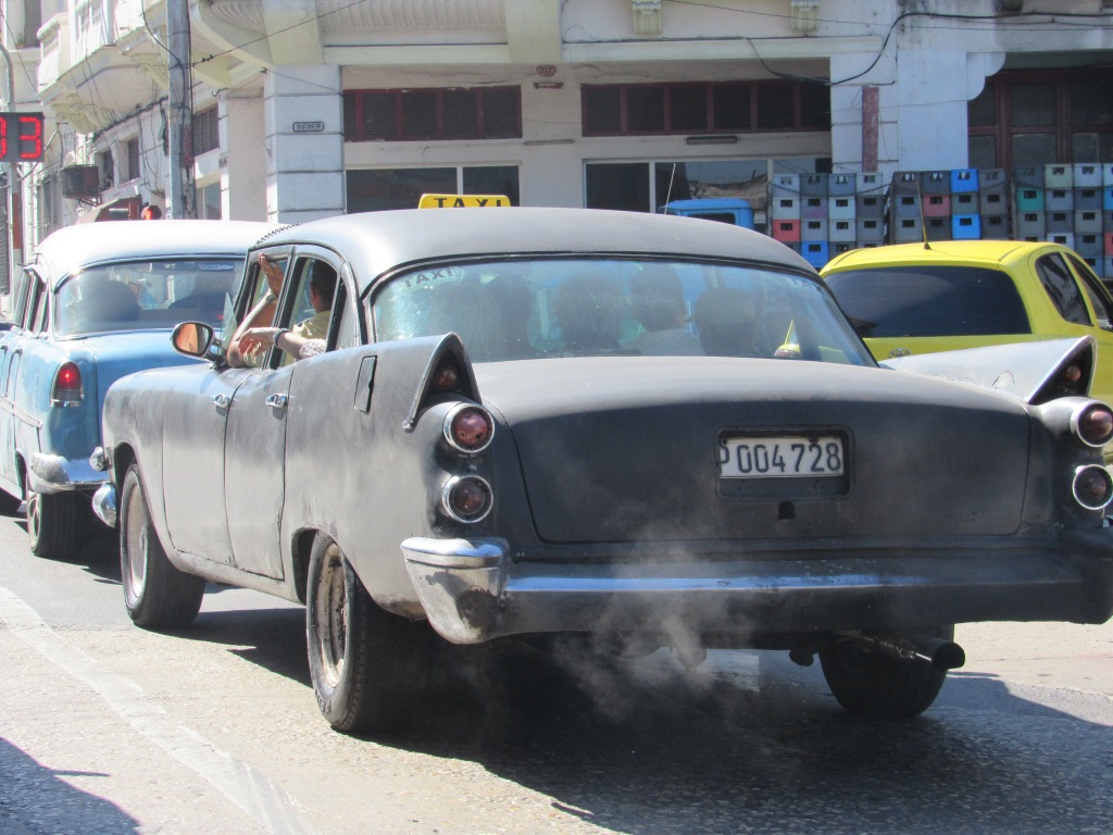 Exhaust and full car i  Havana!